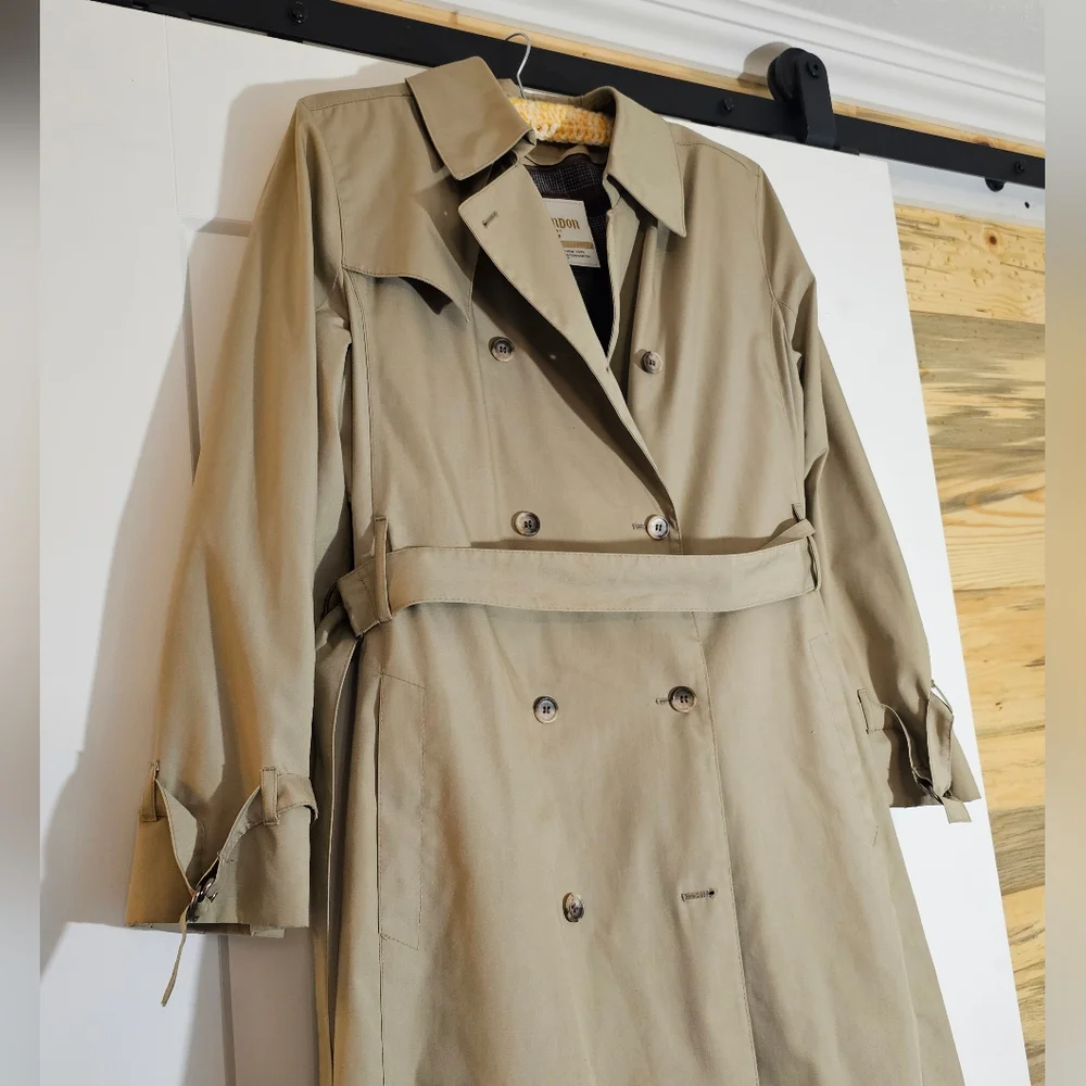 Vintage London Fog Womens Beige Double Breasted Trench Coat Size 20W/20 1/2 - Picture 2 of 10